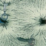 O ferro é capaz de interagir com campos magnéticos