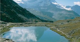 Lago Moraine nos Alpes