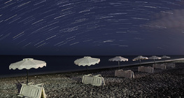 Estrelas em movimento sobre Rhodes