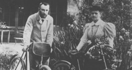 Pierre Curie (1859–1906) e sua esposa Marie Curie (1867–1934)