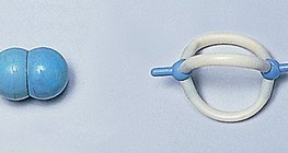 Modelos de espaço preenchido e de bolas e varetas da molécula de nitrogénio