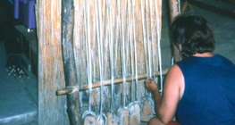 Reconstrução de um tear pré-histórico