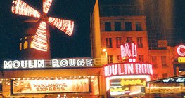 Luzes de néon à noite