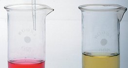 Neutralização do ácido clorídrico com a solução de hidróxido de sódio (utilizando um indicador de pH)