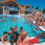 Fürdőzők a büki gyógyfürdőben