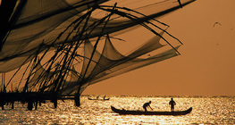 Redes de pesca al atardecer
