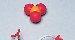 Molécula do óxido sulfúrico: Modelos de espaço preenchido e de bolas e varetas