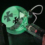 Os raios catódicos viajam em linha reta