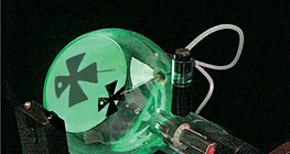 Raios catódicos viajam em linha reta