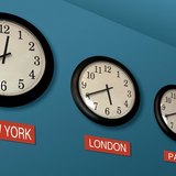 Relojes mostrando la hora en diferentes husos horarios