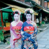 Mulheres japonesas de quimono