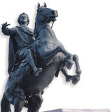 Escultura de Pedro, o Grande, montado num cavalo