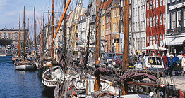 Barcos no porto de Copenhagen