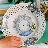Pintar un plato de porcelana en Herend