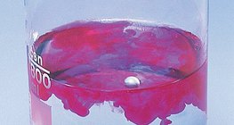 Reação entre sódio e água