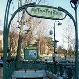 Entrada de metro de hierro fundido (París, art nouveau), Guimard