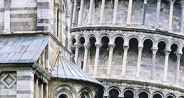 Catedral de Pisa e a torre inclinada de Pisa (detalhe)