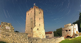 Estrelas sobre um castelo