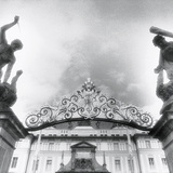 Portão decorado no Castelo de Praga