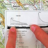 Medindo uma corda para determinar a distância de uma linha curva no mapa