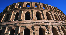 Ruínas de um anfiteatro romano