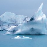 Iceberg de forma irregular