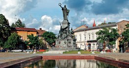 Estatua de la Libertad en Arad (Rumanía)