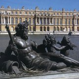 Mansard e Le Vau - A fachada virada para o jardim do Palácio de Versalhes (1624-1770, Barroco)