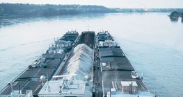 Cargueiros no Danúbio