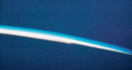 Atmosfera circundando a Terra