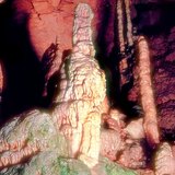 Estalactites na caverna de Baradla do Aggtelek Karst