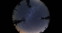Pico da chuva de meteoros Perseidas