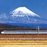 Monte Fuji, la montaña sagrada de Japón, es un cono volcánico.