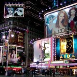 Broadway en Nueva York por la noche