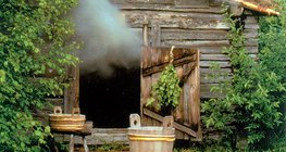 Cabana de sauna de madeira finlandesa tradicional